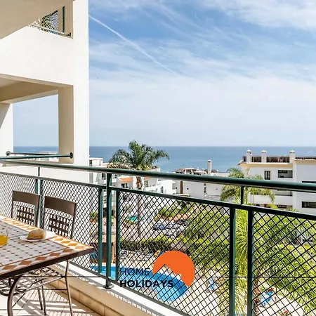 #166 Frat By Holidays Apartamento *