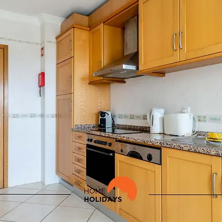 #166 Frat By Holidays Apartamento *