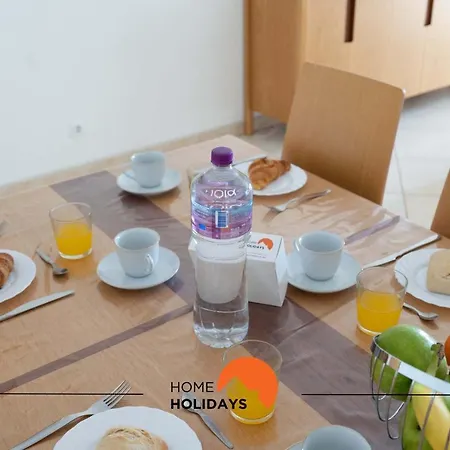 #166 Frat By Holidays Apartamento *